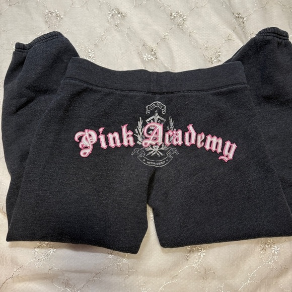Vintage Y2K Victoria’s Secret Pink Academy Cropped Tapered Sweatpants Size Small - Picture 2 of 3